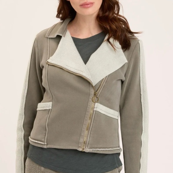 XCVI Sherpa/Suede Moto-Olive
Jacket - Picture 1 of 11